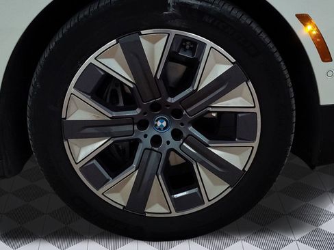 Used 2025 BMW iX xDrive50 image 10