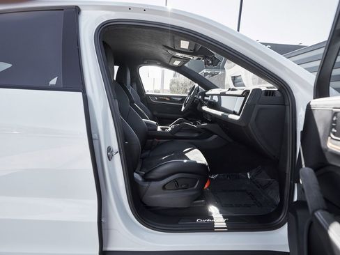 Used 2024 Porsche Cayenne Turbo GT image 26