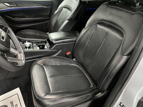 Used 2023 Jeep Grand Cherokee Overland image 25