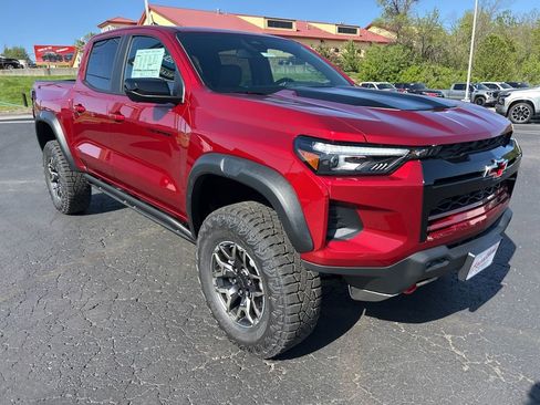 New 2026 Chevrolet Colorado ZR2 w/ Technology Package AWD/4WD image 3