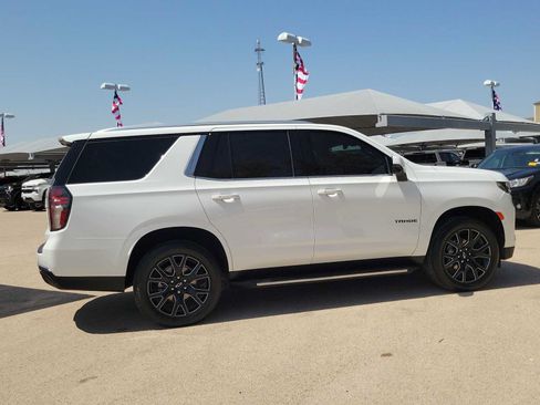 Used 2024 Chevrolet Tahoe LT w/ LT Signature Package RWD image 9