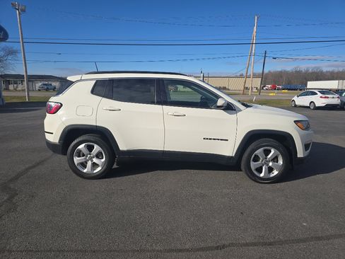 Used 2019 Jeep Compass Latitude w/ Safety & Security Group image 24