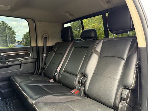 Used 2022 RAM 3500 Laramie AWD/4WD image 8