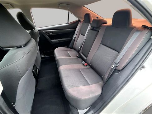 Used 2018 Toyota Corolla LE FWD image 19
