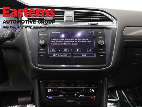 Used 2023 Volkswagen Tiguan SE AWD/4WD image 11