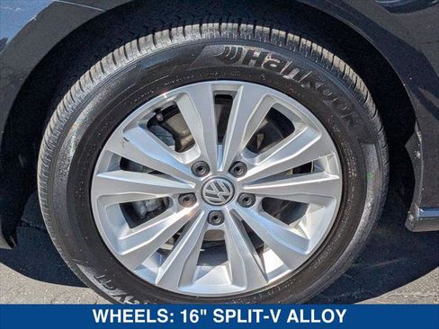 Used 2020 Volkswagen Golf 4-Door FWD image 9