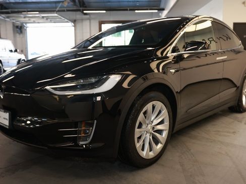 Used 2020 Tesla Model X Long Range image 3