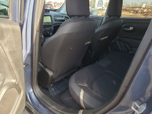 Used 2023 Jeep Renegade Altitude w/ Convenience Group I image 20