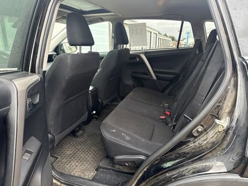 Used 2018 Toyota RAV4 XLE AWD/4WD image 6