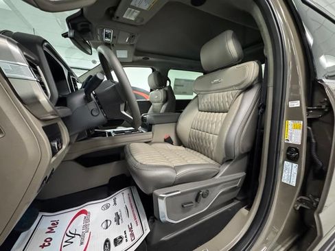 New 2026 Ford F250 Platinum w/ Platinum Plus Package AWD/4WD image 15