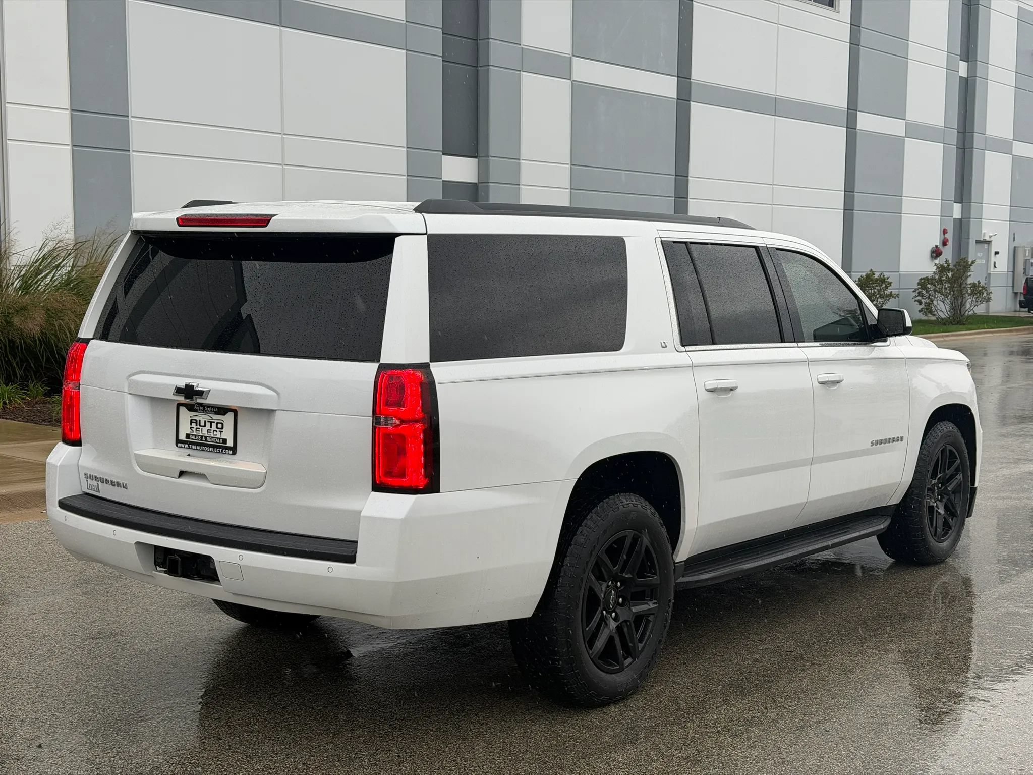Used 2018 Chevrolet Suburban LT AWD/4WD image 5