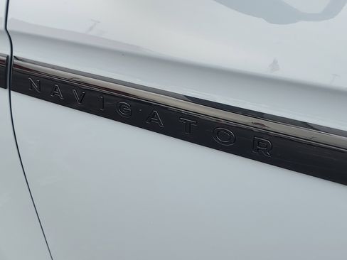 New 2025 Lincoln Navigator Reserve w/ Jet Appearance Package image 7