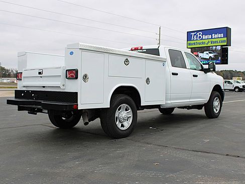 Used 2023 RAM 3500 Tradesman w/ Convenience Group image 5