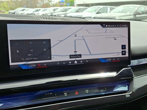 Used 2025 BMW i5 xDrive40 w/ Premium Package AWD/4WD image 19