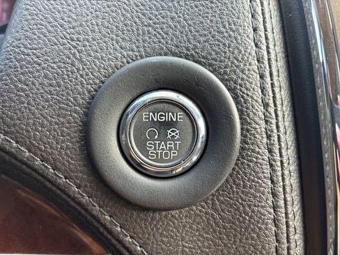 Used 2013 Lincoln MKX Base image 32