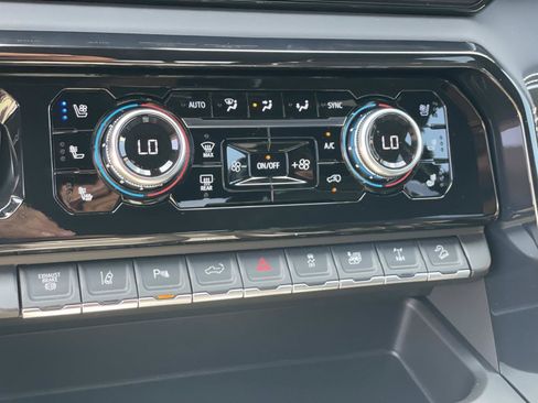 New 2026 GMC Sierra 2500 AT4X AWD/4WD image 17