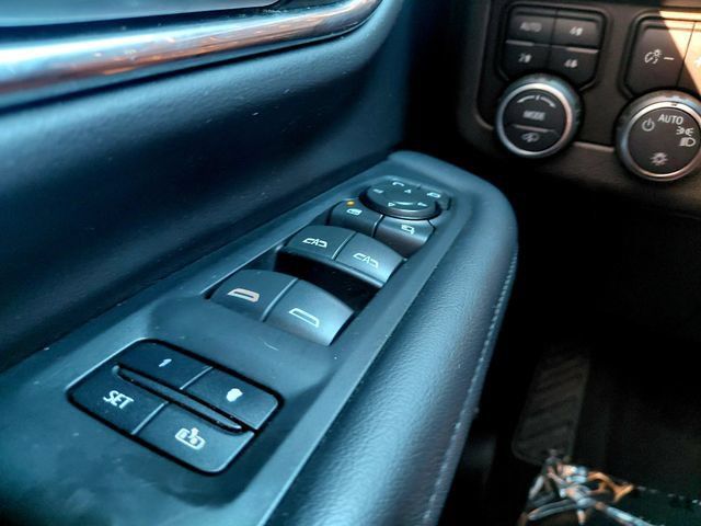Used 2022 Chevrolet Tahoe Z71 w/ Z71 Off-Road Package AWD/4WD image 22