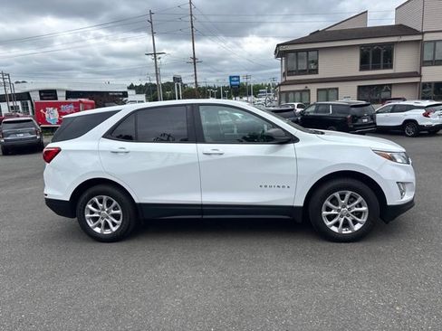 Used 2020 Chevrolet Equinox LS w/ LPO, Cargo Package AWD/4WD image 6
