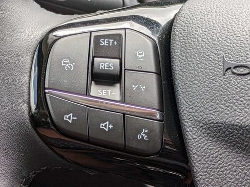Used 2025 Ford Escape SE FWD image 28