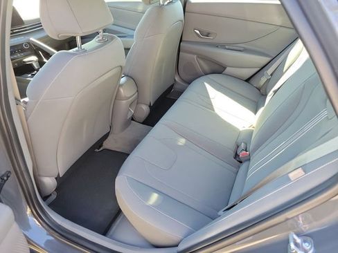Certified 2025 Hyundai Elantra SEL FWD image 19
