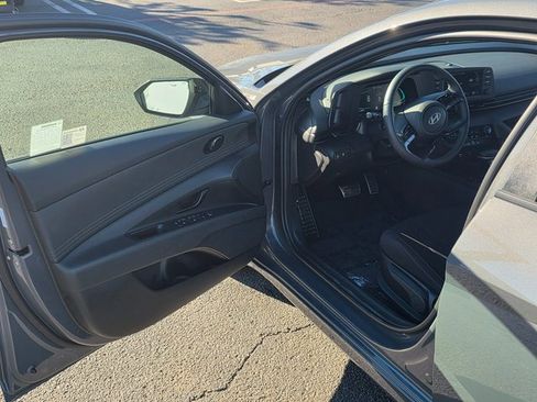 Certified 2025 Hyundai Elantra Sport image 32