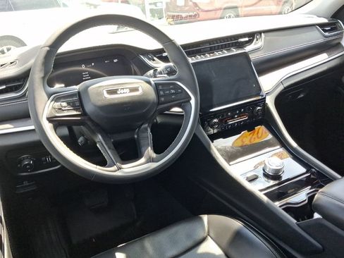 Used 2023 Jeep Grand Cherokee L Limited w/ Luxury Tech Group II AWD/4WD image 20