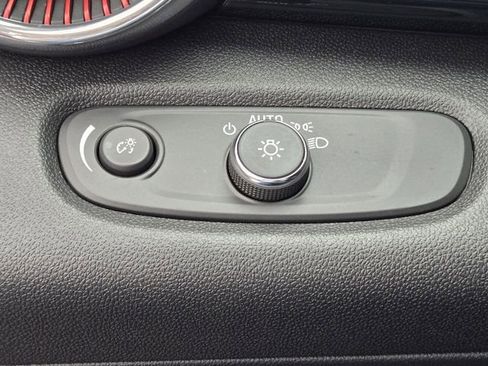 Used 2024 Chevrolet Trax RS w/ Sunroof Package image 28