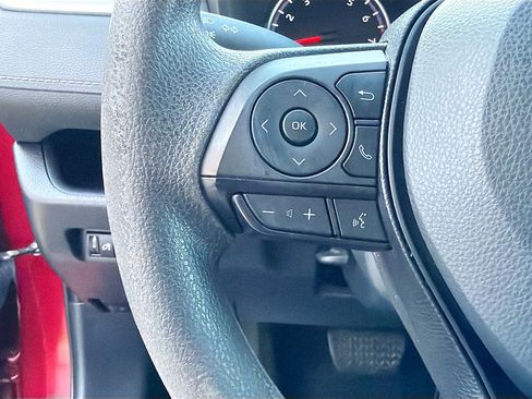 Used 2020 Toyota RAV4 LE image 34