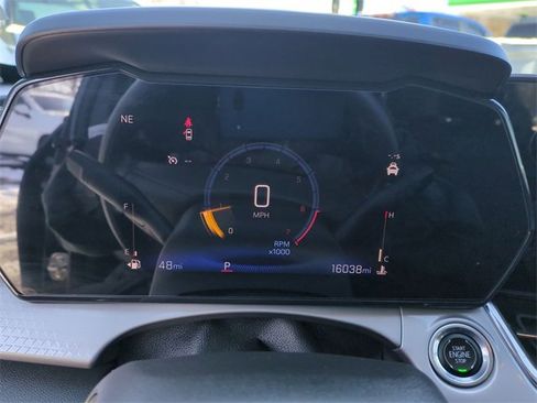 Certified 2025 Chevrolet Trax LT image 12