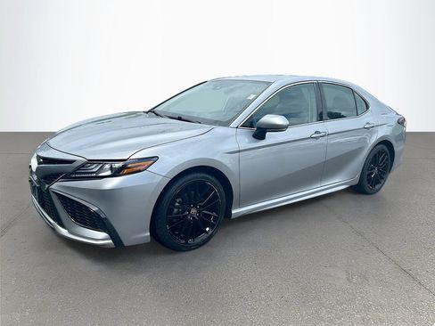 Used 2024 Toyota Camry XSE FWD image 7