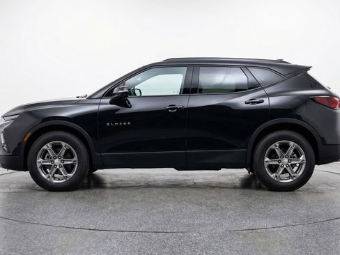 Used 2025 Chevrolet Blazer LT image 5
