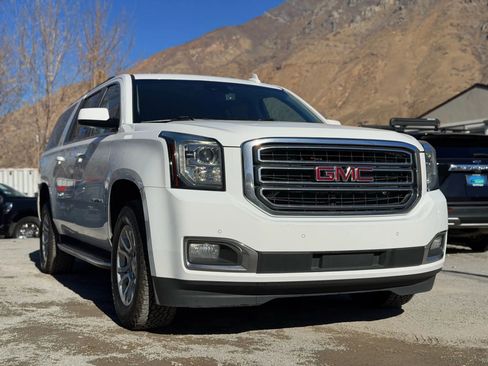 Used 2019 GMC Yukon XL SLT image 1
