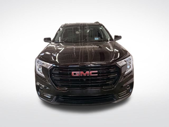 Used 2024 GMC Terrain SLT w/ Tech Package AWD/4WD image 2