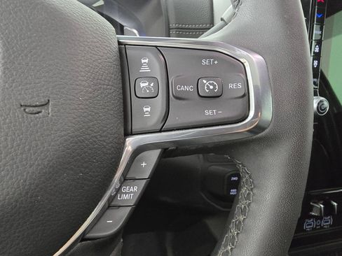 Used 2025 RAM 3500 Laramie AWD/4WD image 27