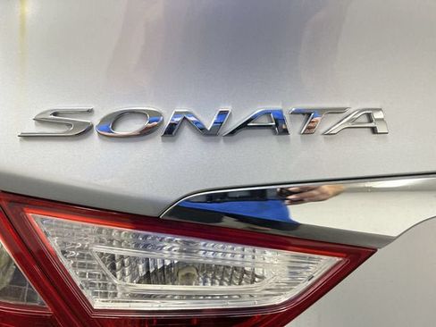 Used 2013 Hyundai Sonata Limited w/ Premium Pkg FWD image 33