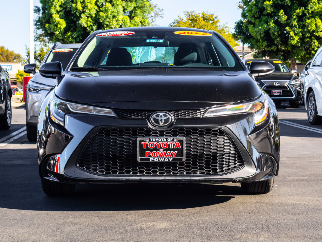 Used 2022 Toyota Corolla LE FWD image 2
