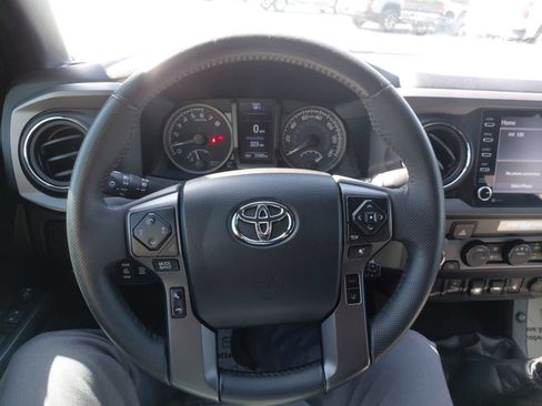 Certified 2021 Toyota Tacoma TRD Off-Road w/ Technology Package AWD/4WD image 35