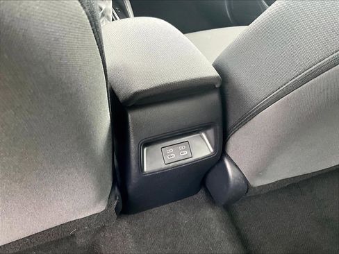 Used 2025 Toyota Corolla LE FWD image 28