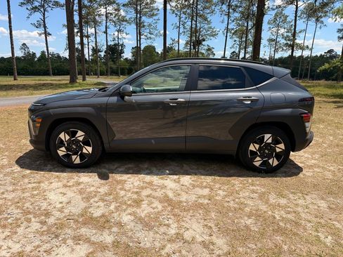 Used 2024 Hyundai Kona SEL FWD image 2