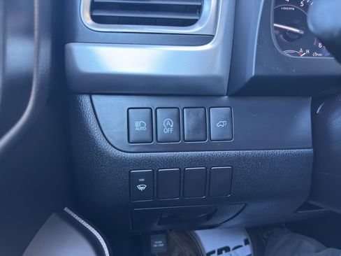 Used 2018 Toyota Highlander XLE image 29