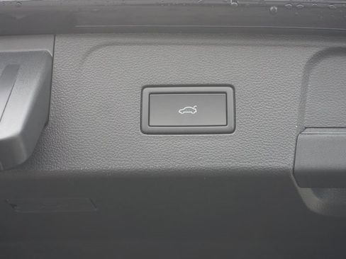 New 2026 Volkswagen Atlas Peak Edition image 8