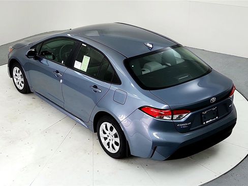 Used 2023 Toyota Corolla LE w/ Carpet Mat Package (TMS) image 17