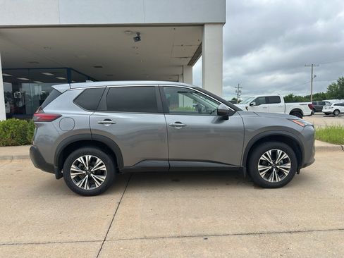 Used 2023 Nissan Rogue SV FWD image 7