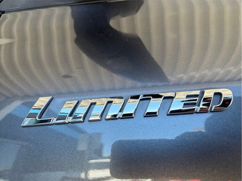 Used 2013 Toyota Highlander Limited AWD/4WD image 30