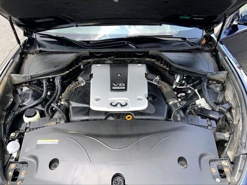 Used 2018 INFINITI Q70 Luxe AWD/4WD image 9