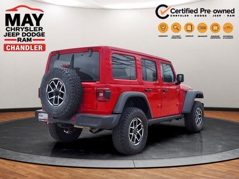 Used 2025 Jeep Wrangler Unlimited Rubicon AWD/4WD image 18