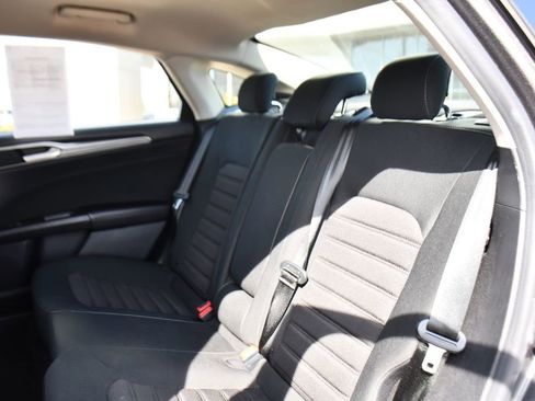 Used 2020 Ford Fusion SE image 19