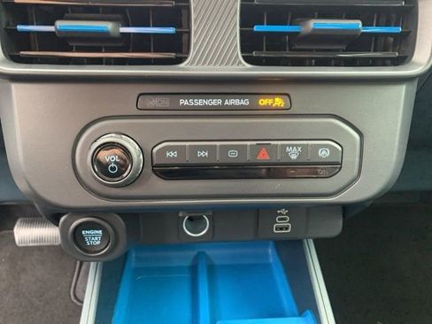 New 2025 Ford Maverick XLT w/ XLT Luxury Package image 21