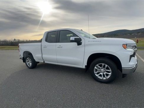 New 2026 Chevrolet Silverado 1500 LT image 2