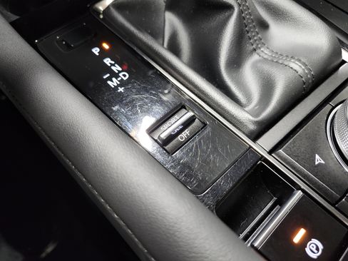 Used 2021 MAZDA MAZDA3 s FWD image 10